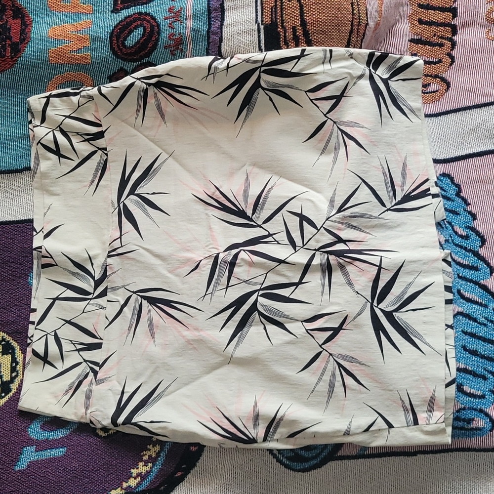 2/$10 Tropical print mini pencil skirt large